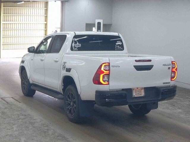 2022 Toyota Hilux Z GR Sport 4WD auction photo 2