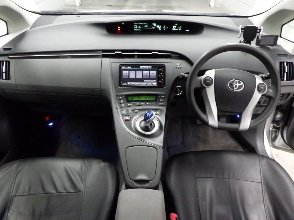 2010 Toyota Prius S Touring Selection auction photo 3