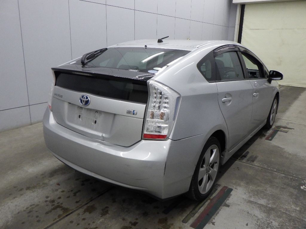 2010 Toyota Prius S Touring Selection auction photo 2