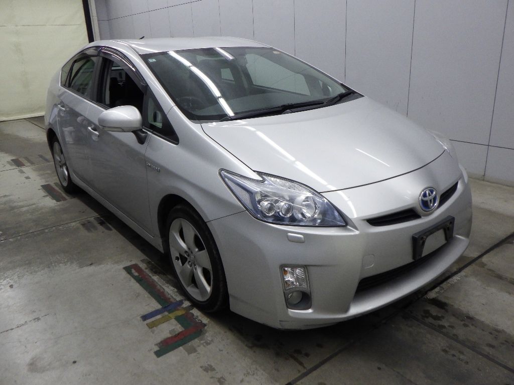 Japan Auction Vehicles 11 2010 Toyota Prius S Touring Selection auction photo