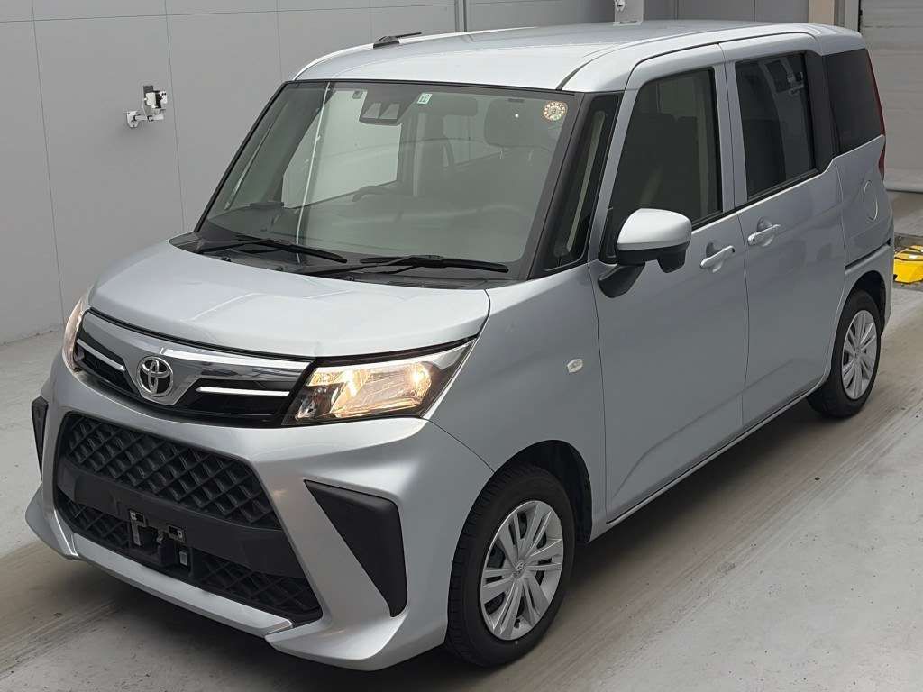 2022 Toyota Roomy X Japan auction vehicle