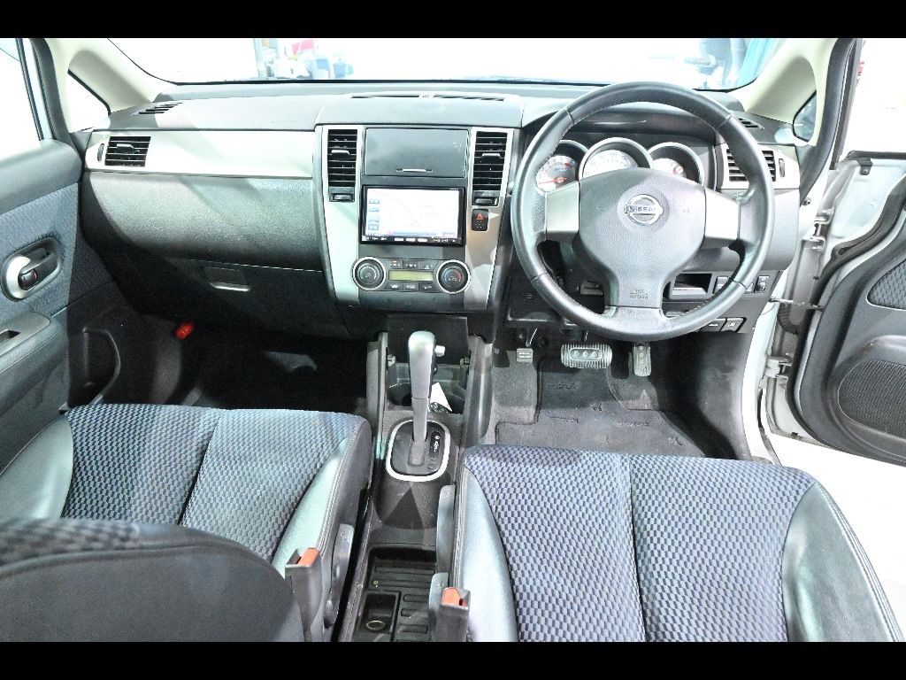 2012 Nissan ティーダ 15M SV + Plasma auction photo 3