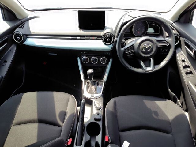 2025 Mazda 2 15BD I Selection auction photo 3