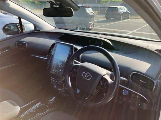 2018 Toyota Prius PHEV Sナビパッケージ・セーフティプラ auction photo 3