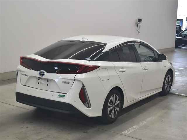 2018 Toyota Prius PHEV Sナビパッケージ・セーフティプラ auction photo 5