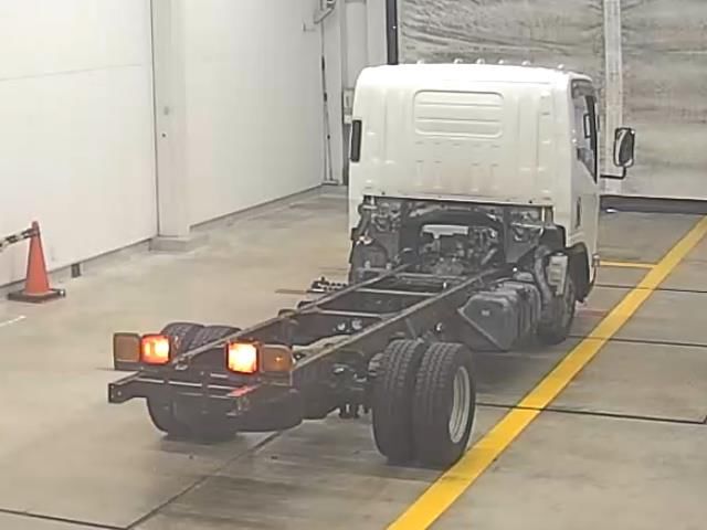 2012 Isuzu Elf シャーシ auction photo 2