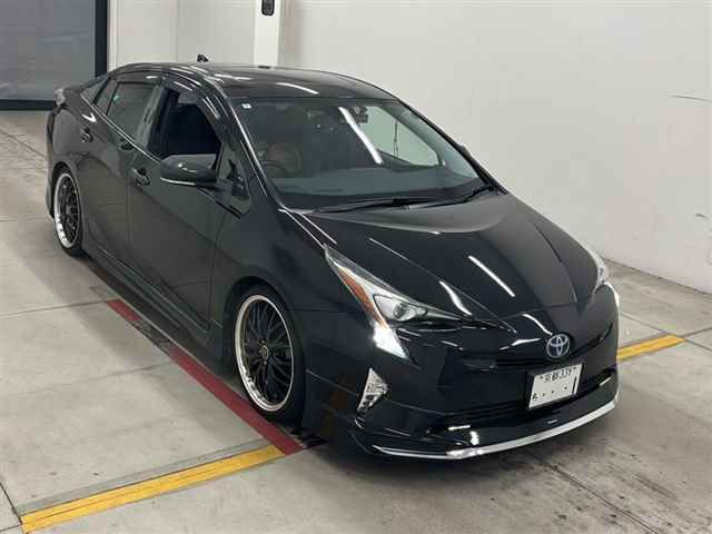 2018 Toyota Prius A Premium Japan auction vehicle