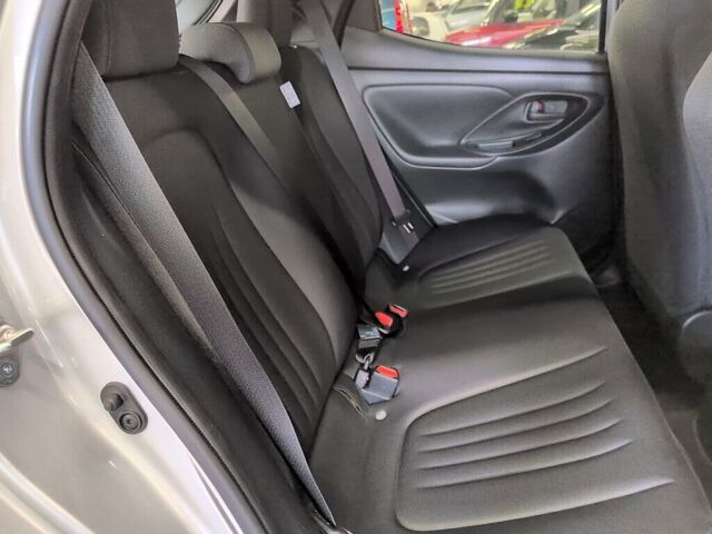 2021 Toyota Yaris Hybrid X auction photo 6