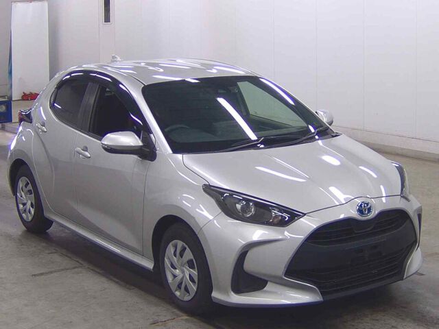 2021 Toyota Yaris Hybrid X Japan auction vehicle