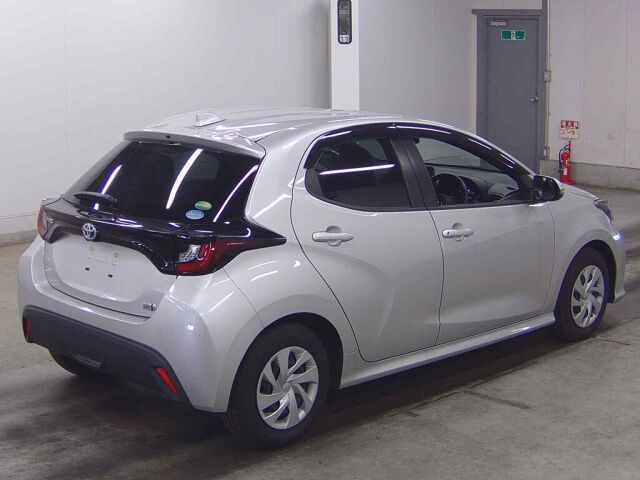 2021 Toyota Yaris Hybrid X auction photo 5