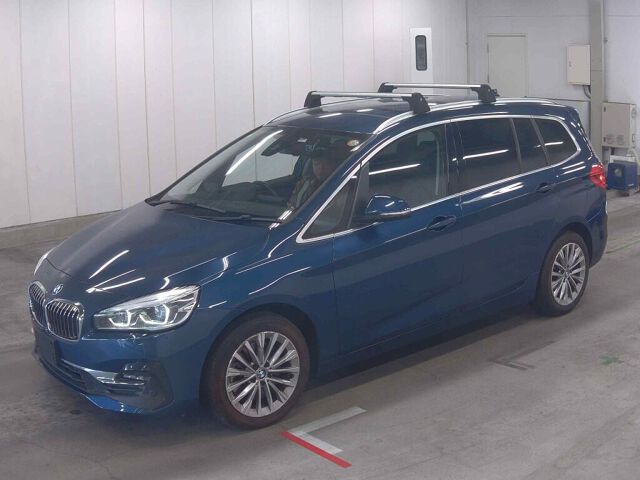 2021 BMW 2 Series 218Dグランツアラグ auction photo 4