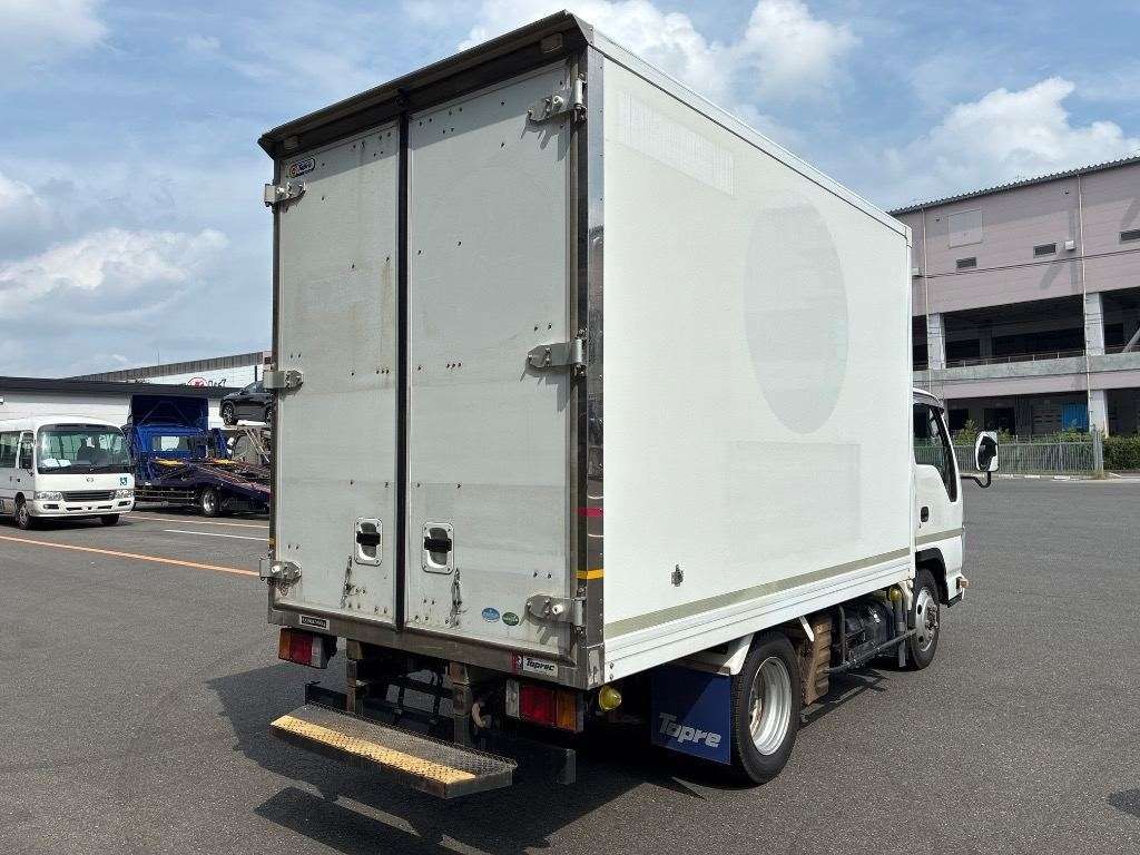 2015 Isuzu Elf Aluminum van, 4WD auction photo 2