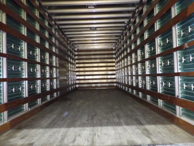 2011 Isuzu Forward Van auction photo 4