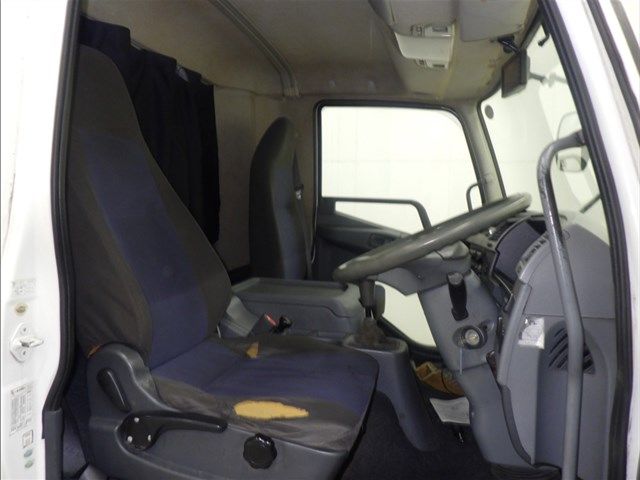 2012 Mitsubishi Fuso Fighter Van auction photo 6