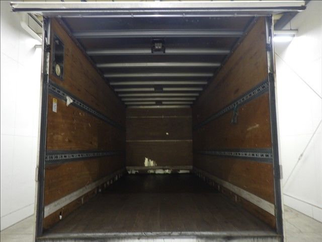 2012 Mitsubishi Fuso Fighter Van auction photo 4