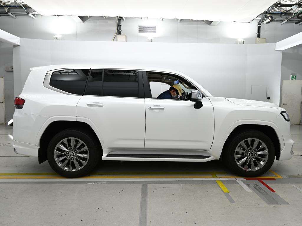 2024 Toyota Land Cruiser ZX 4WD auction photo 3