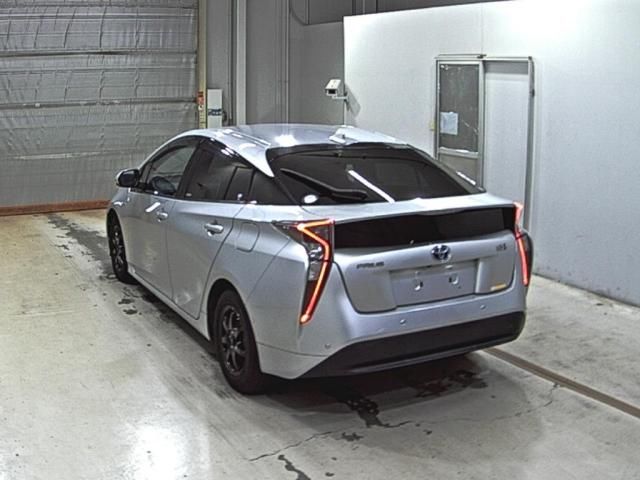 2015 Toyota Prius A auction photo 2