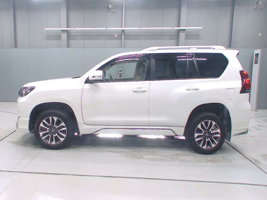 2021 Toyota Land Cruiser Prado TX Lパッケージ 4WD auction photo 4