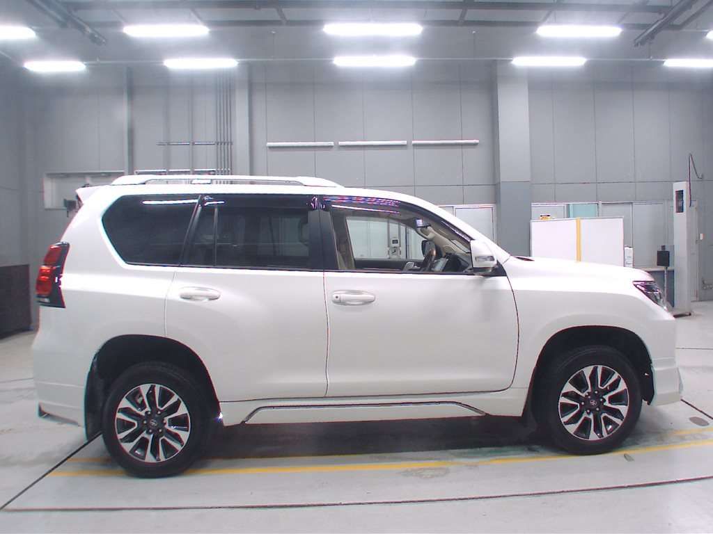 2021 Toyota Land Cruiser Prado TX Lパッケージ 4WD auction photo 3