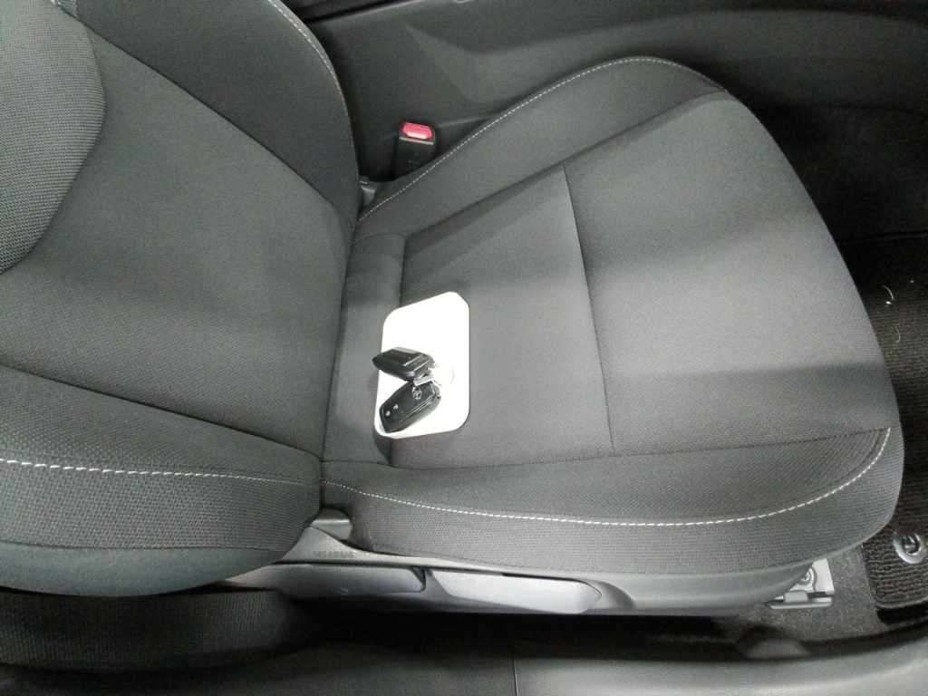 2023 Toyota Prius G auction photo 10