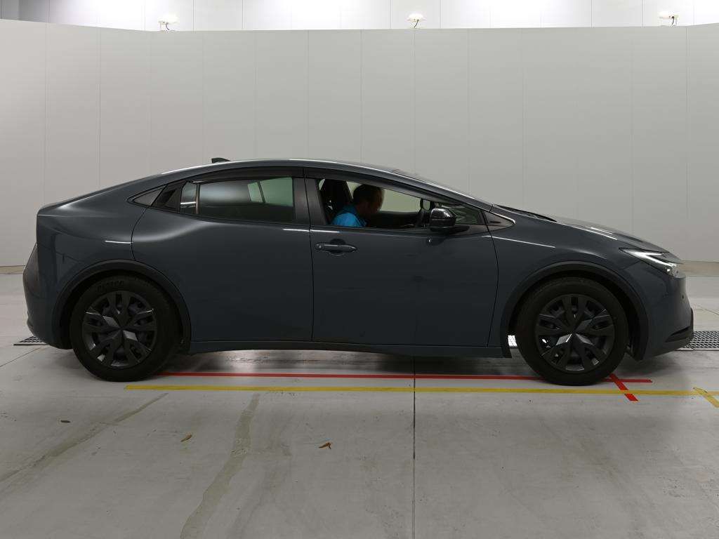2023 Toyota Prius G auction photo 3