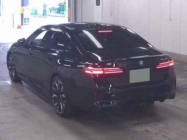 2023 BMW i5 I5EDRIVE40ファー auction photo 2