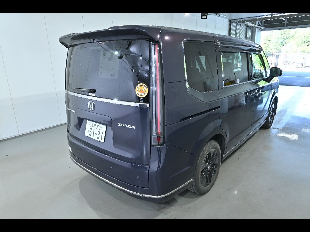 2022 Honda Stepwgn 4WD 7人 auction photo 2