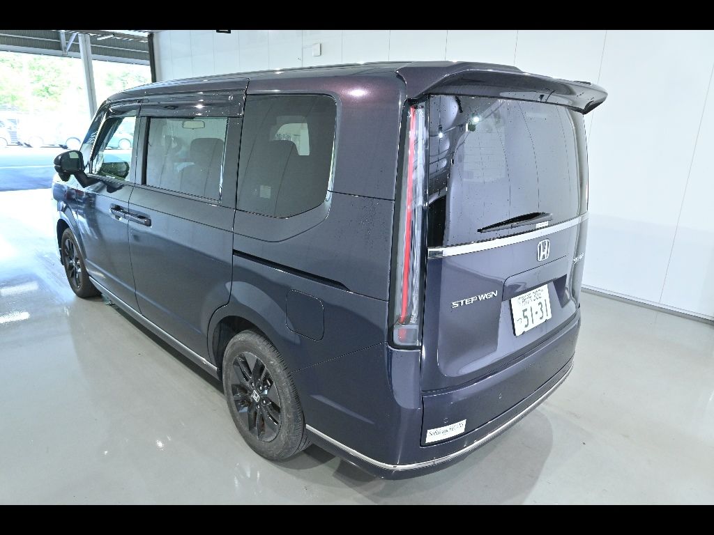 2022 Honda Stepwgn 4WD 7人 auction photo 5