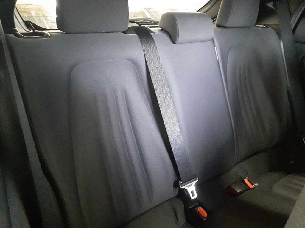 2021 Toyota Yaris ハイブリッドX auction photo 11