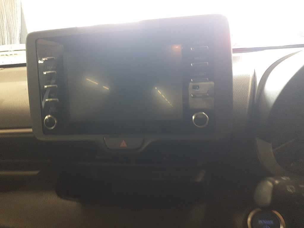 2021 Toyota Yaris ハイブリッドX auction photo 12