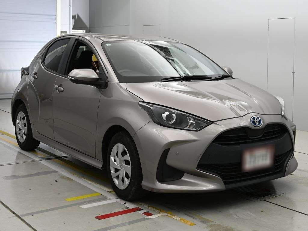 2021 Toyota Yaris ハイブリッドX auction photo 5