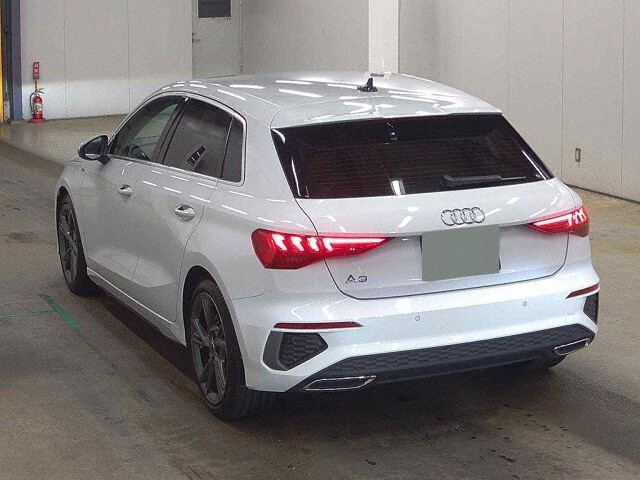 2023 Audi A3 SB30TFSI Sライン auction photo 2