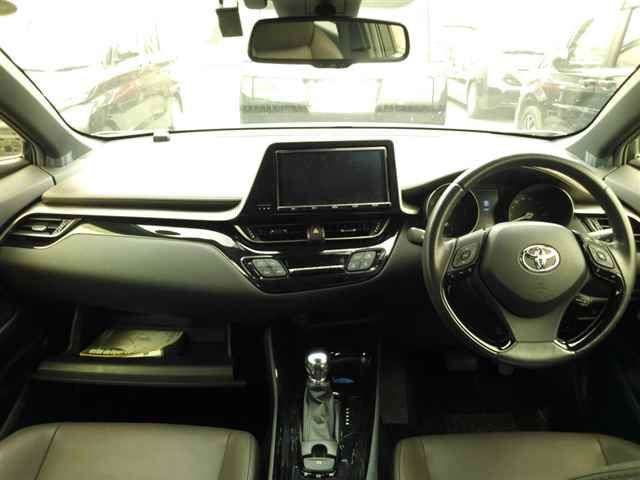 2017 Toyota C-HR G auction photo 8