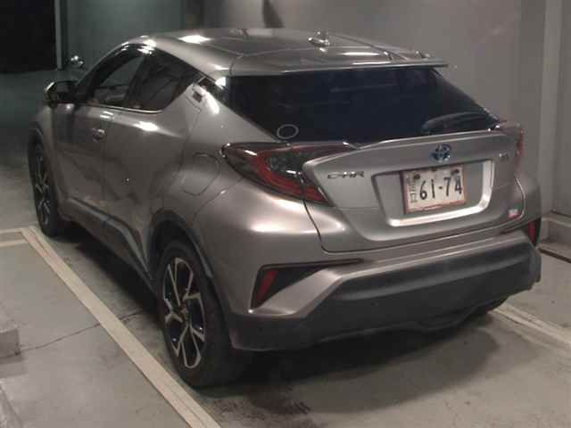 2017 Toyota C-HR G auction photo 2