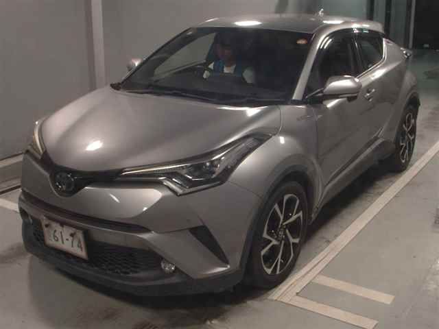 2017 Toyota C-HR G auction photo 4