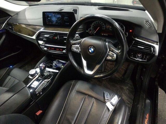 2017 BMW 5 Series auction photo 3