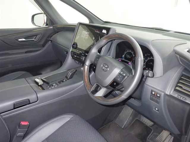 2025 Toyota Vellfire Z Premier auction photo 3
