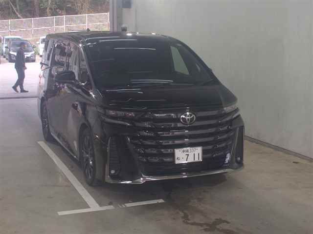 2025 Toyota Vellfire Z Premier Japan auction vehicle