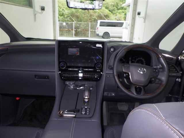 2025 Toyota Vellfire Z Premier auction photo 6