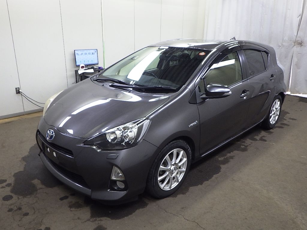 2014 Toyota Aqua G auction photo 4