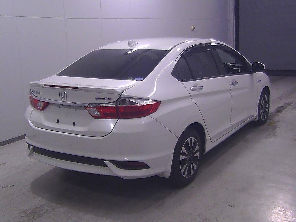 2019 Honda Grace Hybrid LX Honda Sensing auction photo 2