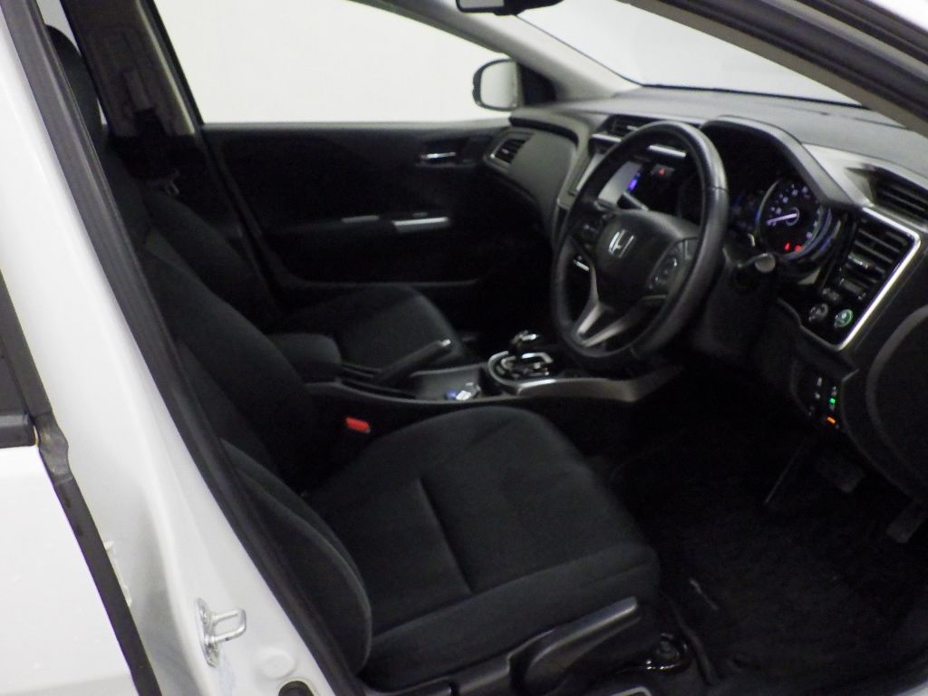 2019 Honda Grace Hybrid LX Honda Sensing auction photo 6