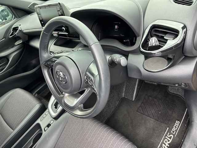 2023 Toyota Yaris Cross Z auction photo 3