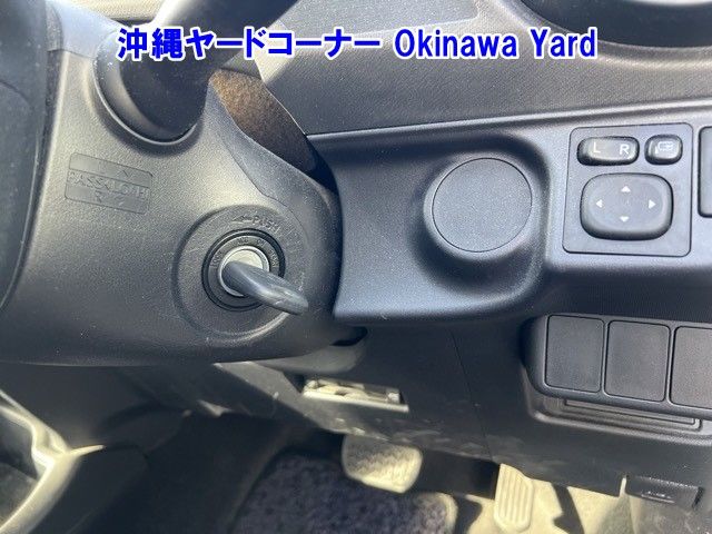 2017 Toyota Aqua L auction photo 5