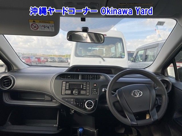 2017 Toyota Aqua L auction photo 3