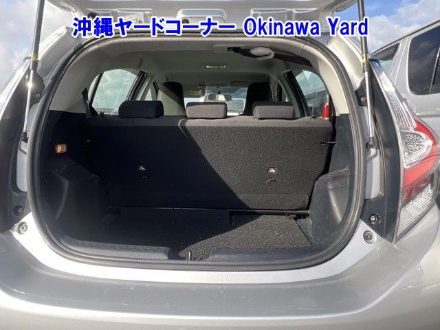 2017 Toyota Aqua L auction photo 8