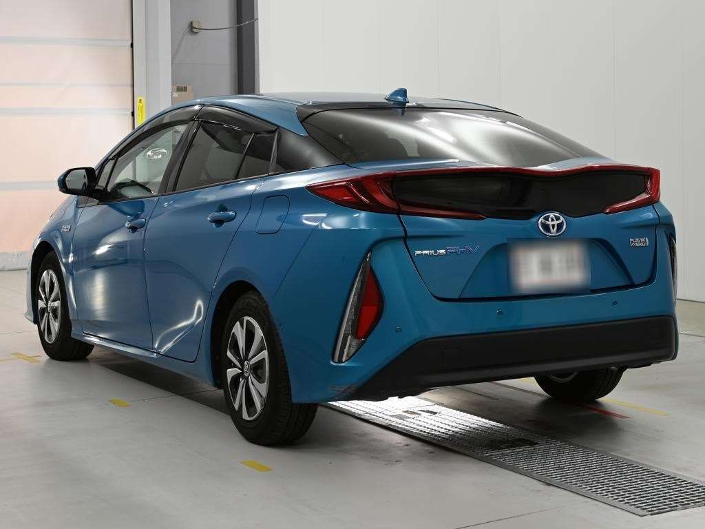 2017 Toyota Prius PHEV A auction photo 6