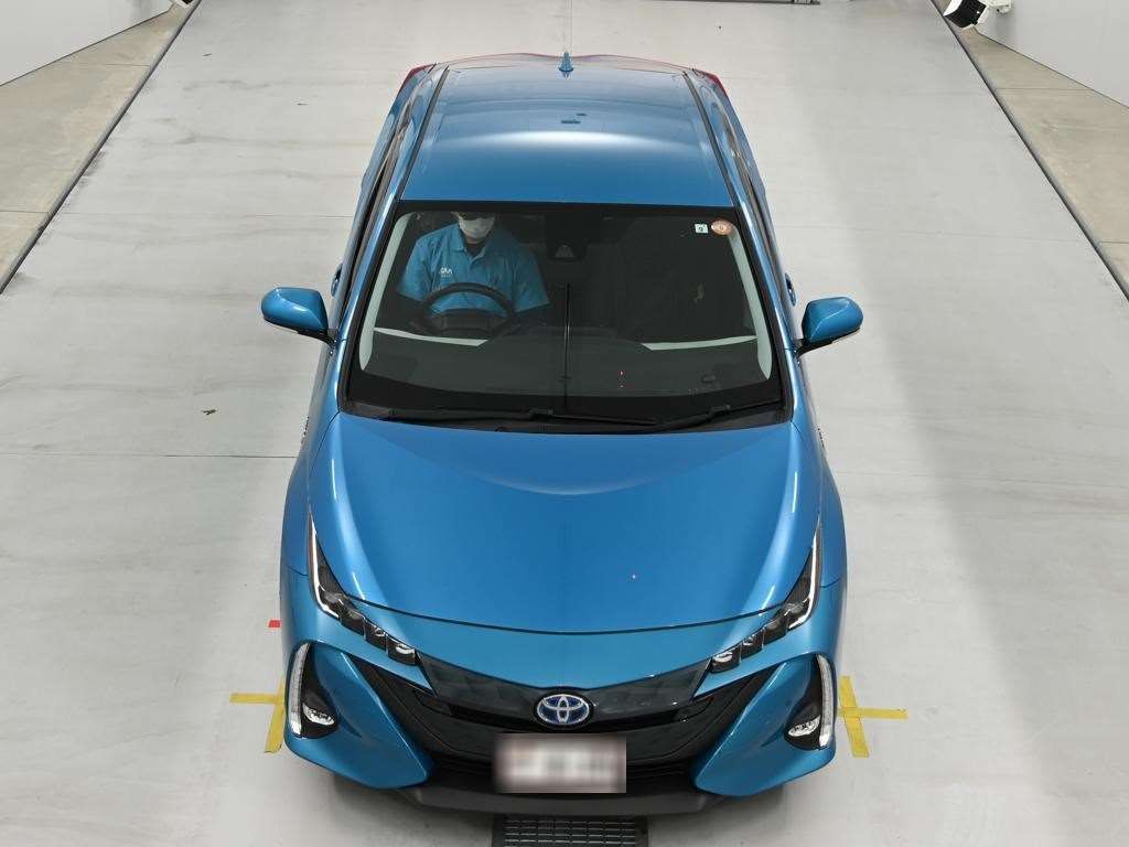 2017 Toyota Prius PHEV A auction photo 7