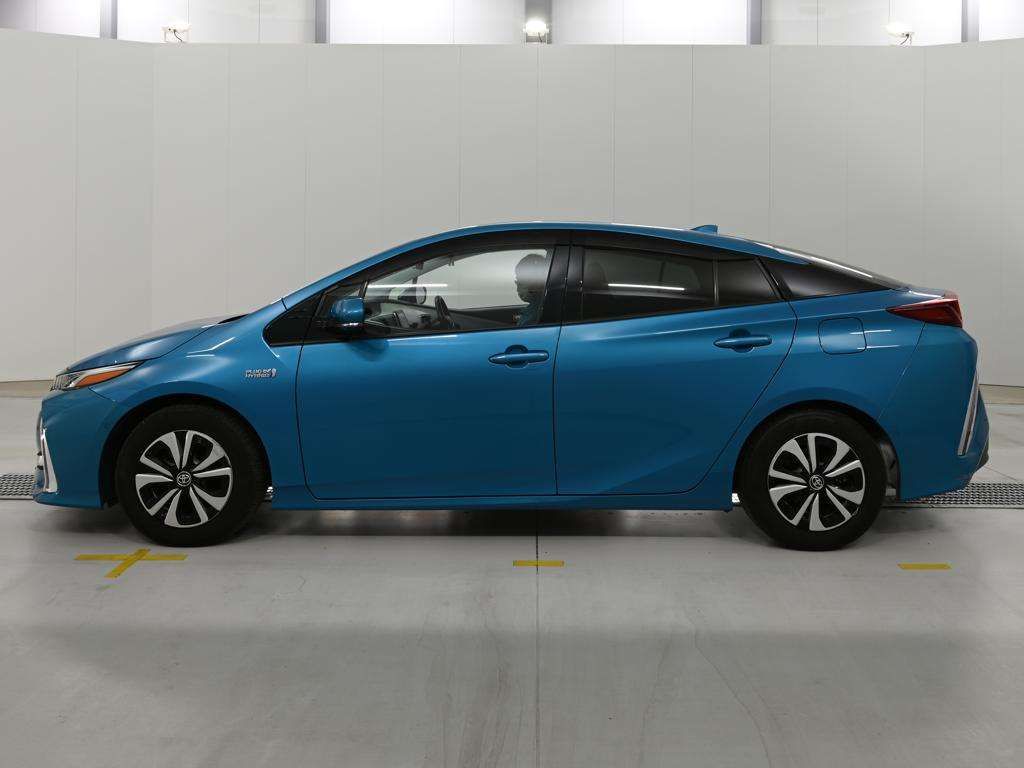 2017 Toyota Prius PHEV A auction photo 4