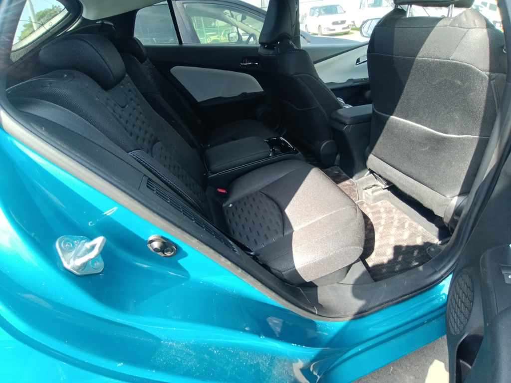 2017 Toyota Prius PHEV A auction photo 12